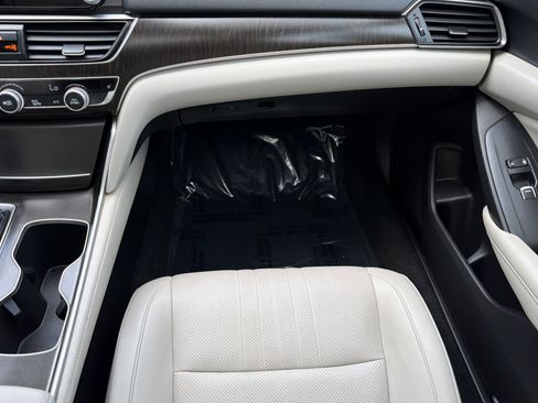 Used 2022 Honda Accord EX-L image 31