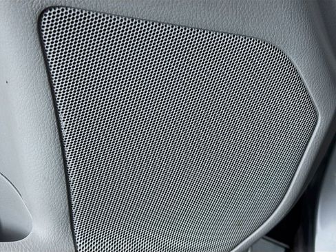 Used 2018 Toyota Highlander LE image 21