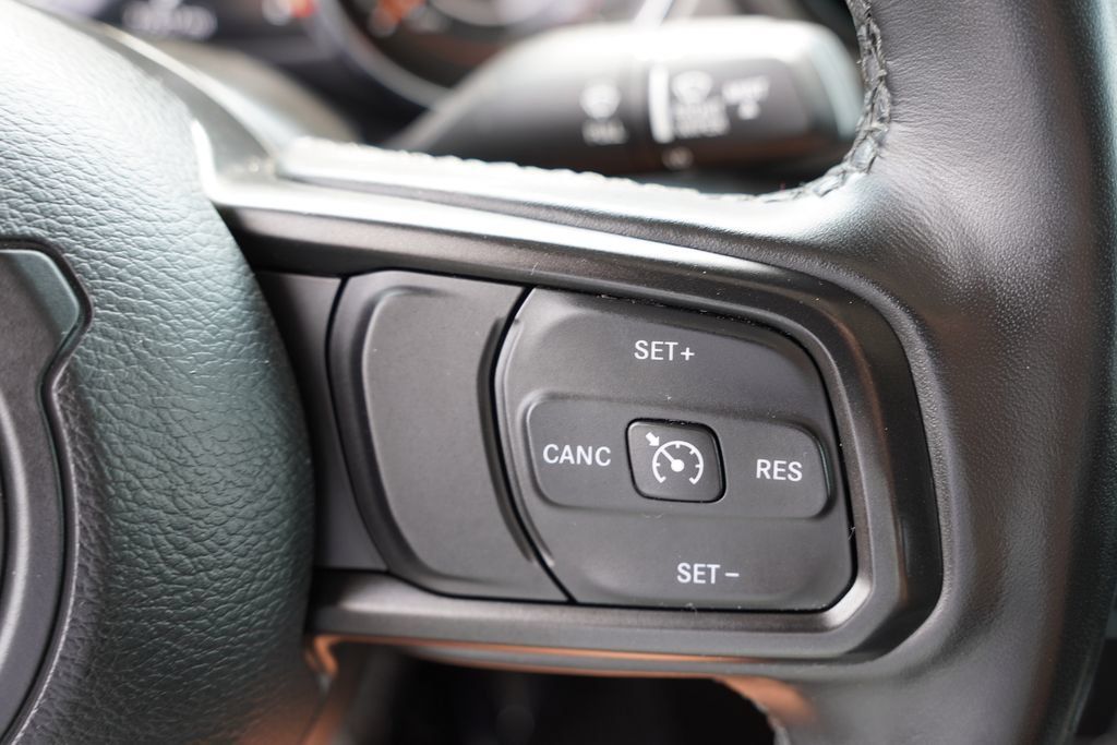 Used 2022 Jeep Gladiator Sport AWD/4WD image 29