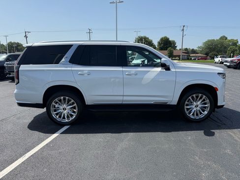 Used 2023 Cadillac Escalade Premium Luxury AWD/4WD image 6