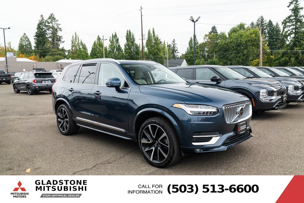 Used 2023 Volvo XC90 B5 Plus w/ Protection Package Premier AWD/4WD image 10