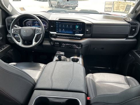 Used 2024 Chevrolet Silverado 1500 LT Trail Boss w/ LT Trail Boss Premium Package AWD/4WD image 10