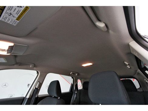 Certified 2024 Nissan Rogue S image 28