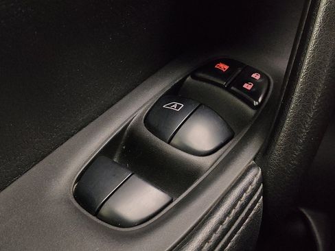 Used 2020 Nissan Rogue Sport S FWD image 27