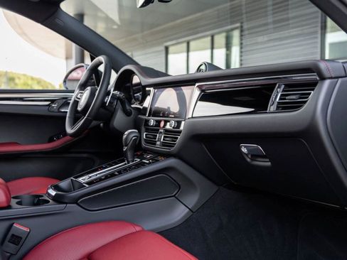 New 2026 Porsche Macan image 95