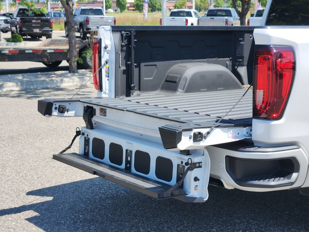 Used 2024 GMC Sierra 1500 Denali w/ Denali Reserve Package AWD/4WD image 9