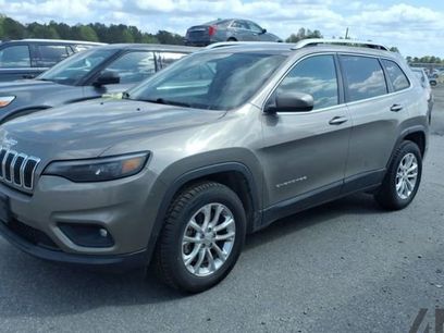Used 2019 Jeep Cherokee Latitude w/ Popular Appearance Group