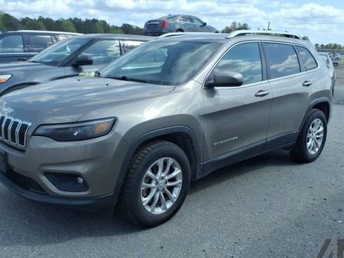 Used 2019 Jeep Cherokee Latitude w/ Popular Appearance Group image 1