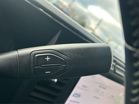 Used 2024 Ford F250 Lariat w/ Chrome Package image 29