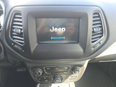 Used 2018 Jeep Compass Latitude w/ Popular Equipment Group image 14