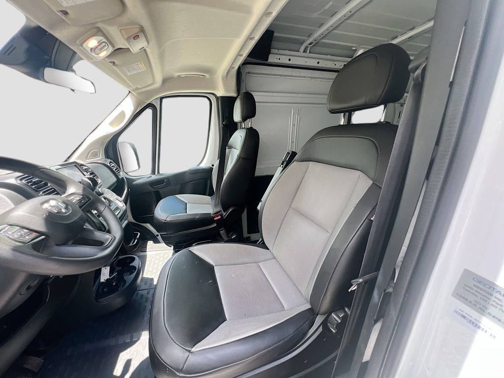 Used 2024 RAM ProMaster 2500 w/ Convenience Group FWD image 20