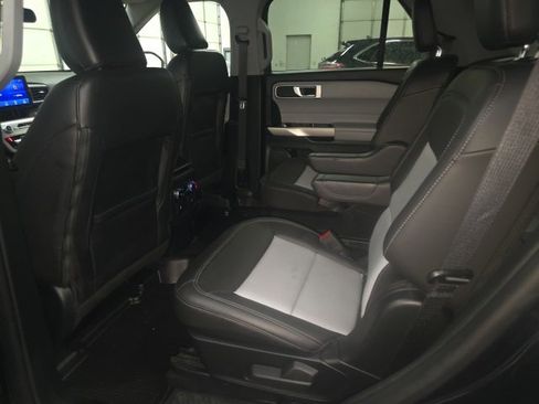 Used 2023 Ford Explorer XLT w/ Equipment Group 202A image 15