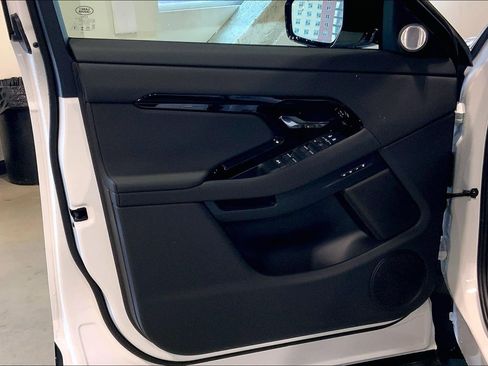 New 2026 Land Rover Range Rover Evoque Dynamic SE image 10