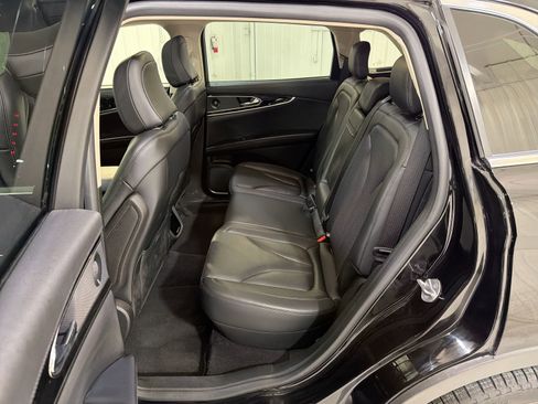 Used 2023 Lincoln Nautilus Reserve w/ Luxury Package image 25