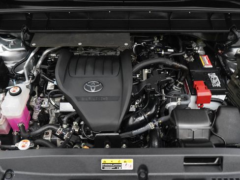 Used 2023 Toyota Highlander XLE AWD/4WD image 33