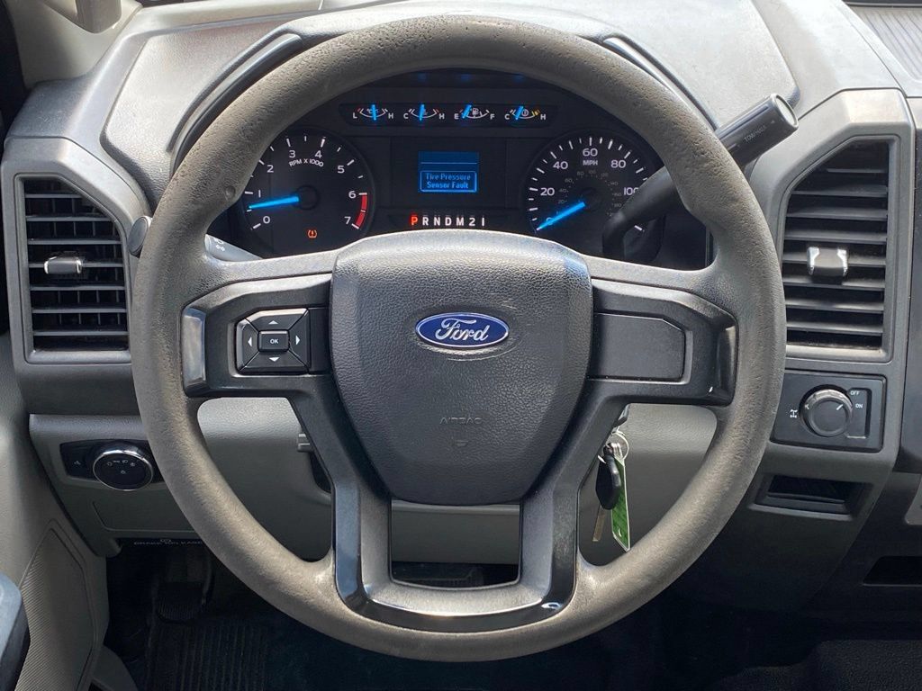 Used 2017 Ford F350 XL w/ Camper Package RWD image 17