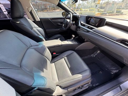 Used 2020 Lexus ES 300h w/ Premium Package image 12