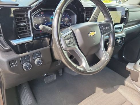 Used 2024 Chevrolet Silverado 2500 LT AWD/4WD image 32
