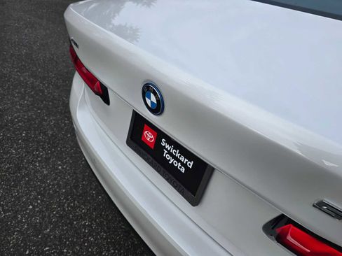 Used 2023 BMW 530e xDrive w/ Premium Package image 17