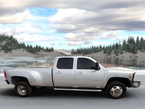 Used 2012 Chevrolet Silverado 3500 LTZ w/ LTZ Plus Package AWD/4WD image 2