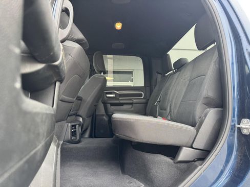 Used 2024 RAM 2500 Big Horn w/ Sport Appearance Package image 9