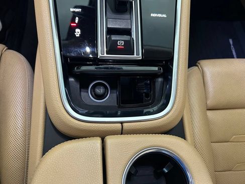 Used 2018 Porsche Panamera w/ Premium Package Plus RWD image 52