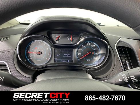 Used 2018 Chevrolet Cruze LT w/ Convenience Package FWD image 16