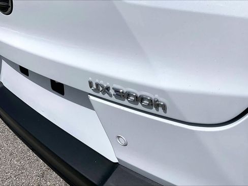 Used 2025 Lexus UX 300h FWD image 10