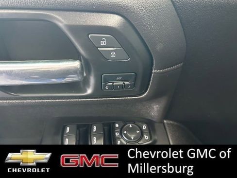 Used 2022 GMC Sierra 3500 Denali AWD/4WD image 14
