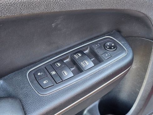 Used 2018 Chrysler 300 S w/ 300S Alloy Package image 22