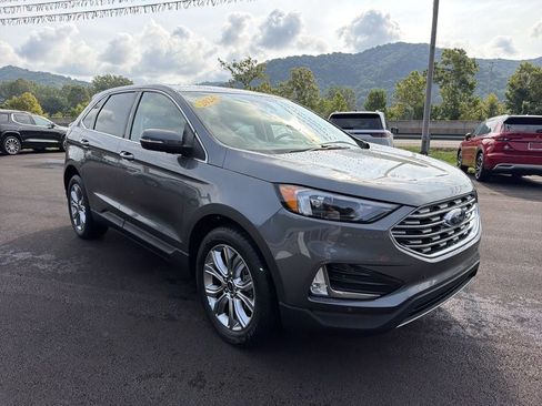 Used 2024 Ford Edge Titanium AWD/4WD image 2