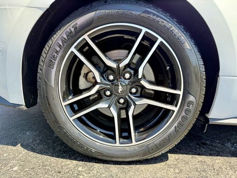 Used 2018 Ford Mustang Premium RWD image 22
