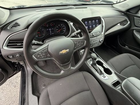 Used 2024 Chevrolet Malibu LT FWD image 17