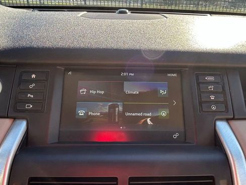 Used 2018 Land Rover Discovery Sport HSE image 27