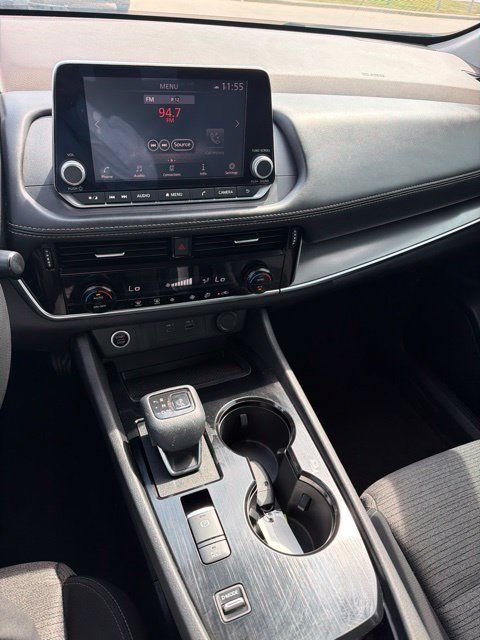Used 2021 Nissan Rogue SV FWD image 14