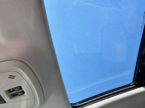 Used 2015 Chevrolet Impala LT w/ Convenience Package image 14