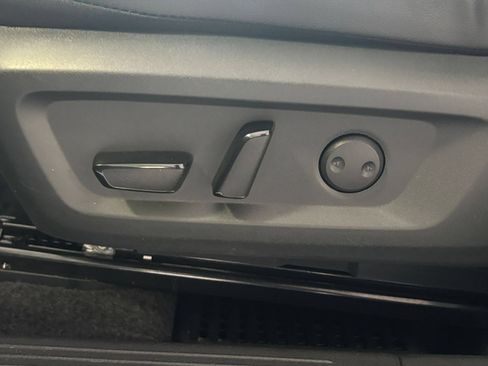 Used 2026 Nissan Rogue SL FWD image 23
