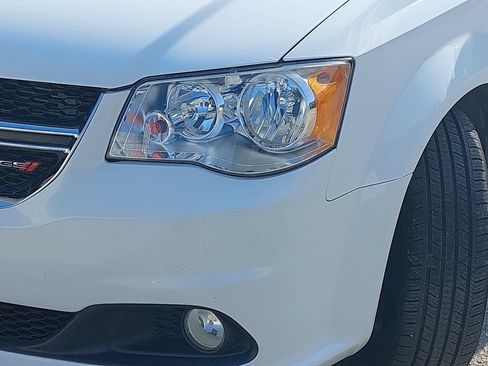 Used 2019 Dodge Grand Caravan SXT FWD image 27