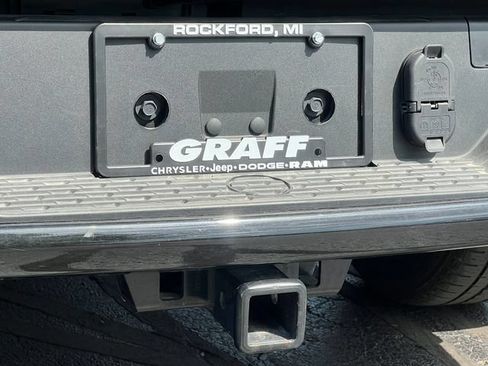 Used 2025 RAM 1500 Laramie w/ Sport Appearance Package AWD/4WD image 9