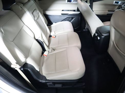 Used 2023 Ford Explorer Limited image 45