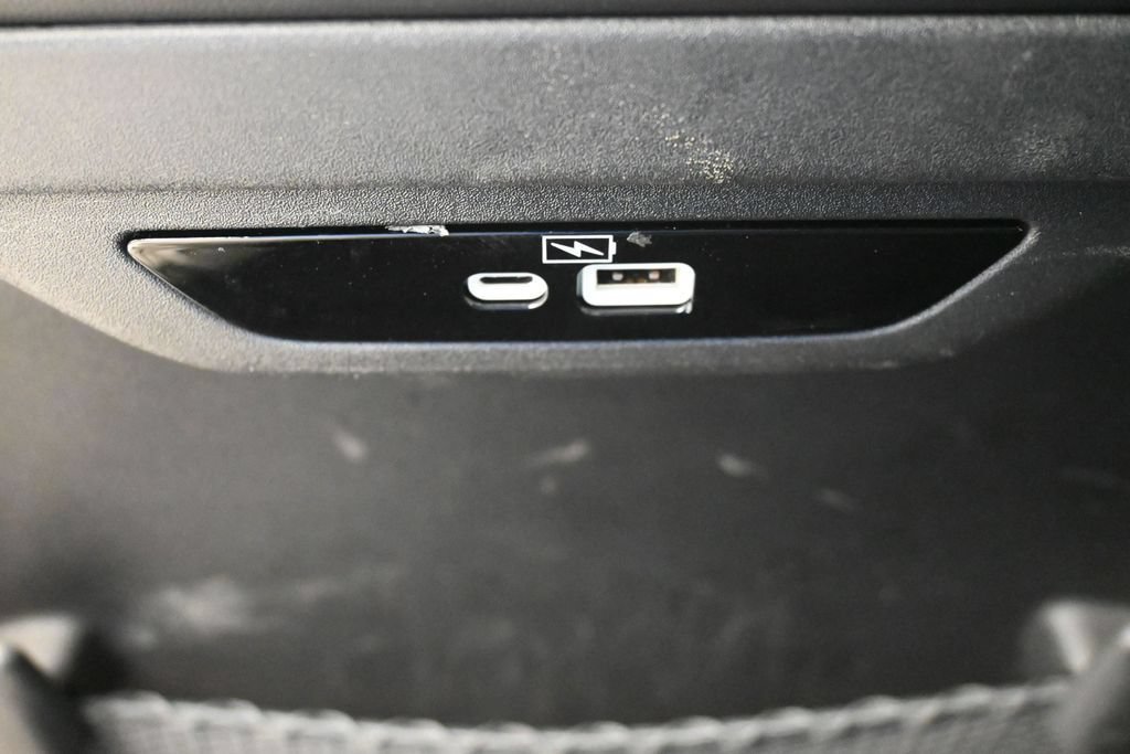 Used 2023 Chrysler Pacifica Touring-L FWD image 27
