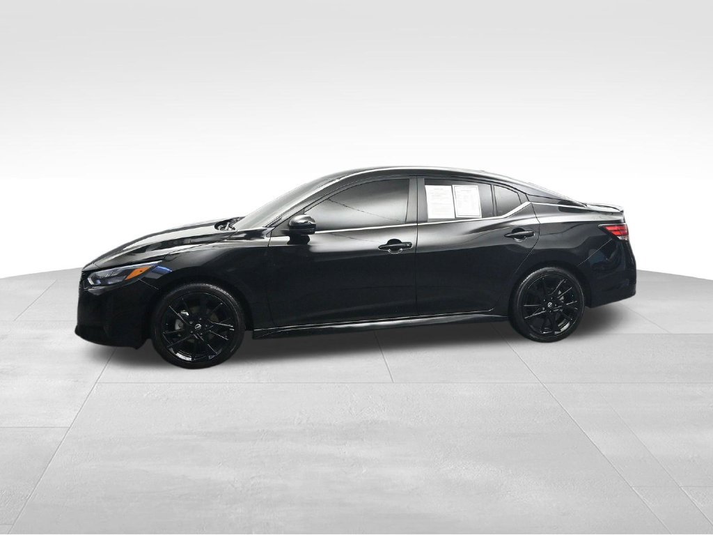Used 2025 Nissan Sentra SR w/ Midnight Edition FWD image 2