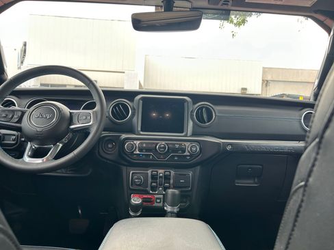 Used 2023 Jeep Wrangler Unlimited Rubicon 4xe AWD/4WD image 20