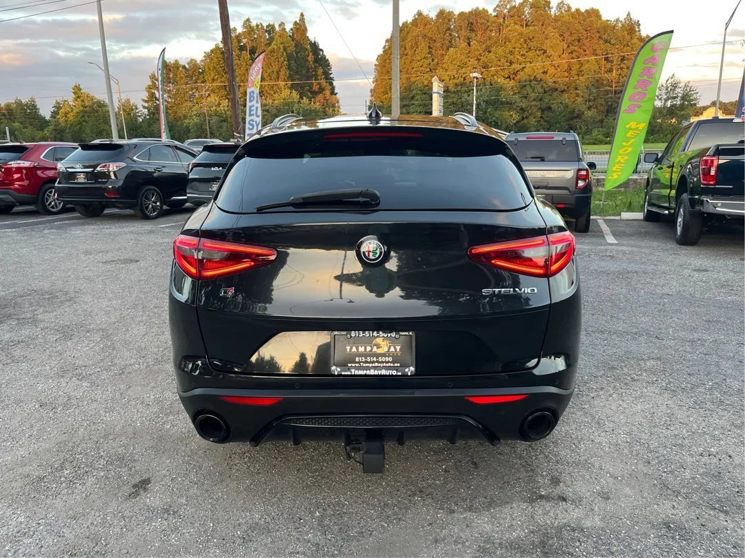 Used 2018 Alfa Romeo Stelvio Sport w/ Quick Order Package 22J Sport AWD/4WD image 6
