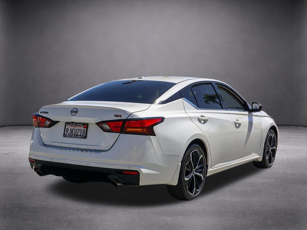 Used 2023 Nissan Altima 2.5 SR w/ SR Premium Package FWD image 4