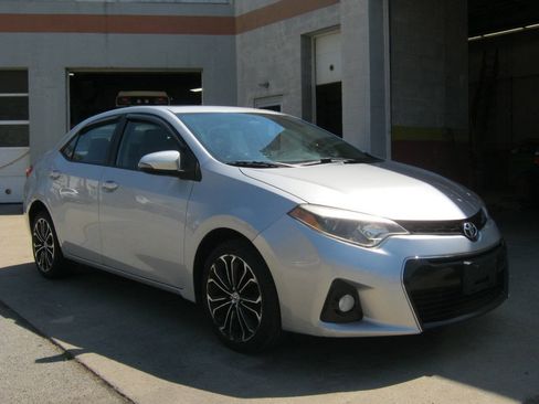 Used 2014 Toyota Corolla S w/ Driver Convenience Package FWD image 3