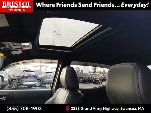 Used 2022 Toyota Tacoma TRD Off-Road image 20