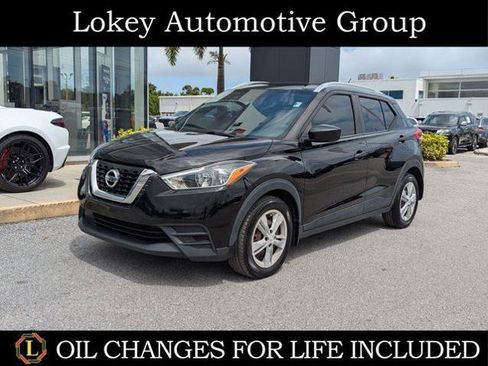 Certified 2019 Nissan Kicks S FWD image 1