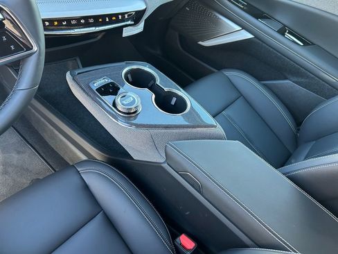New 2025 Cadillac Optiq Luxury 1 image 20