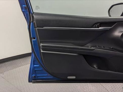 Used 2019 Toyota Camry LE image 12
